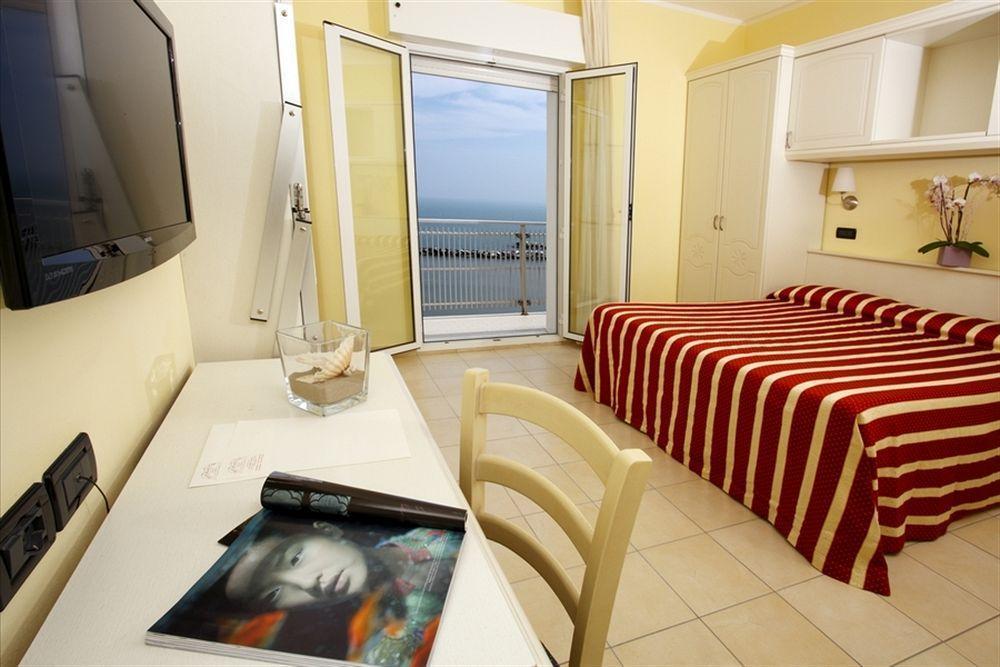 Hotel Baia Rimini Exteriér fotografie